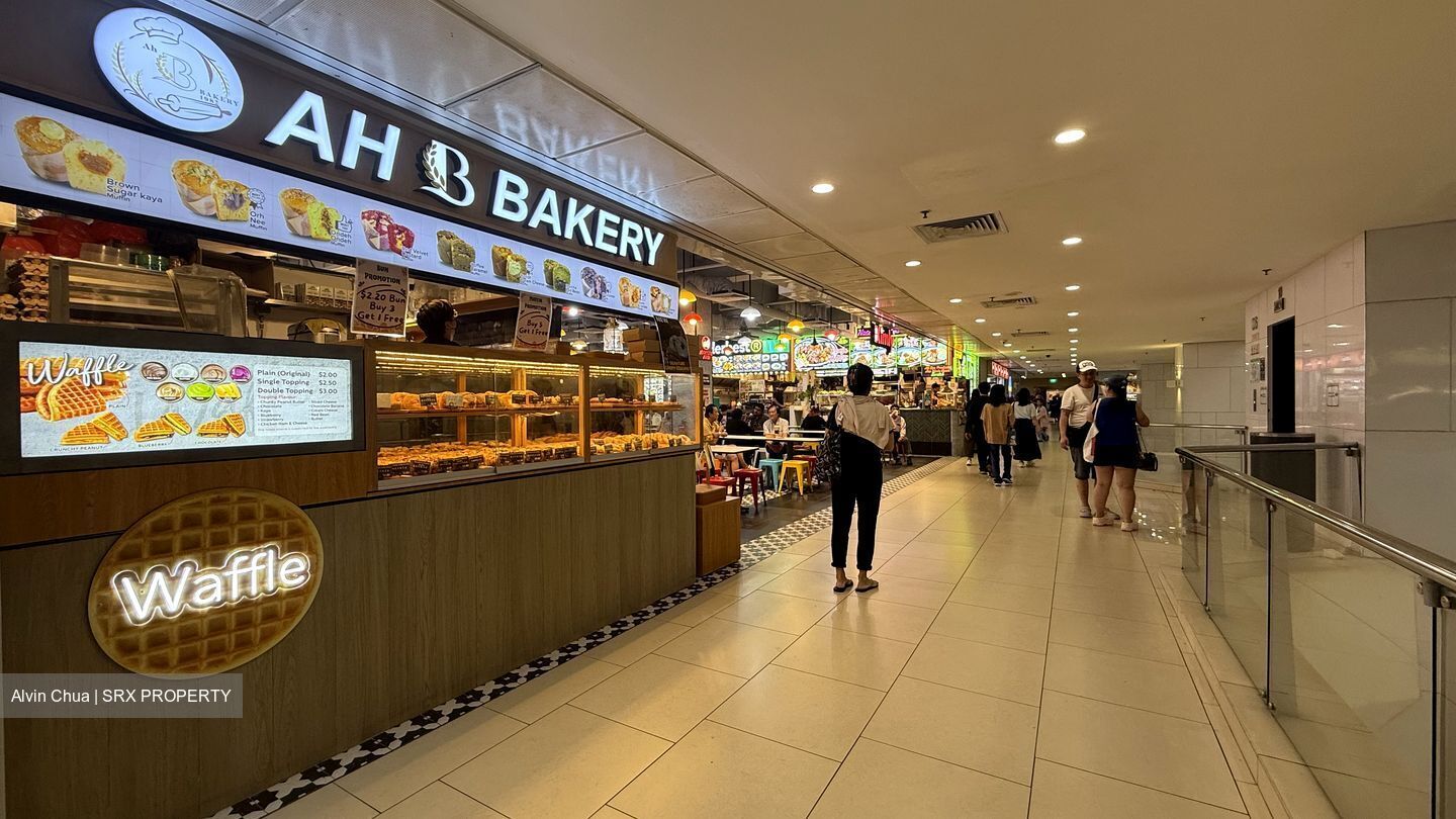 Lucky Plaza (D9), Retail #540199091